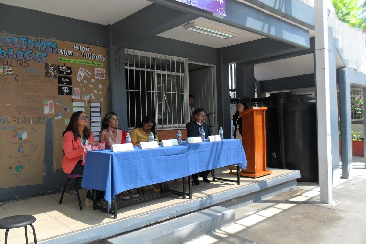 La Epo 49, siempre comprometida en el Concurso de ajedrez, obteniendo como resultado el desarrollo de destrezas, habilidades, estrategias y compañerismo, impulsando la "Convivencia armónica y cultura de paz en esta institución y zona escolar 
<a href="/dbg_epoem/">Dirección de Bachillerato General.Estado de México</a> <a href="/Sesyn_edomex/">Subsecretaría de Educación Superior y Normal</a> <a href="/dbg_epoem/">Dirección de Bachillerato General.Estado de México</a>