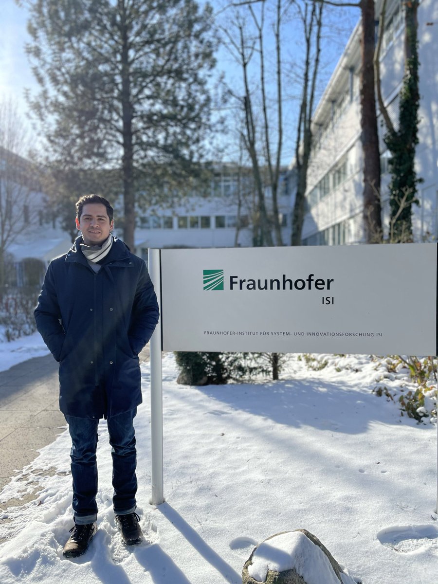 Mission doctorate accomplished! A couple of months ago, I successfully defended my PhD in Innovation Economics at the beautiful <a href="/UniHohenheim/">Uni Hohenheim</a> in Stuttgart. 

Thanks <a href="/FraunhoferISI/">Fraunhofer ISI</a>! 

#phd #Innovation #economics