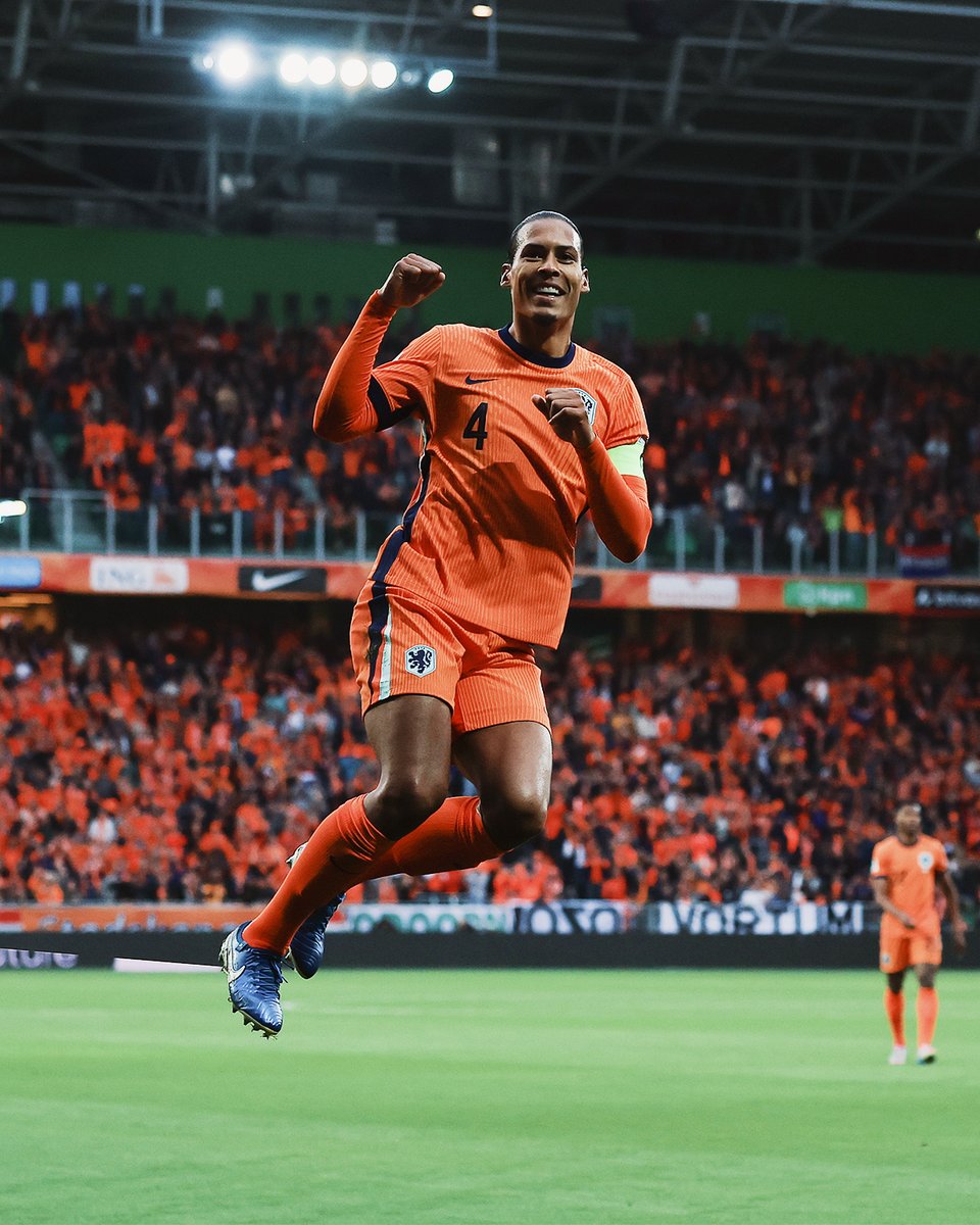 A special moment for the skipper as he scores for <a href="/OnsOranje/">OnsOranje</a> in Groningen 😍