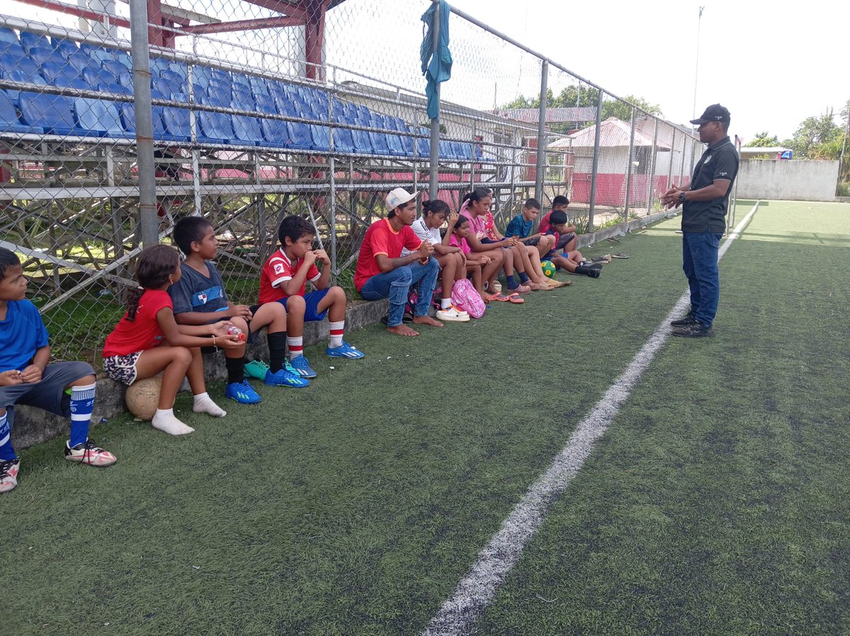 #Veraguas | Continuamos fortaleciendo nuestro programa preventivo #CreciendoJuntoAti en el distrito de Soná, a través de actividad deportivas y recreativas. #DiosYPatria