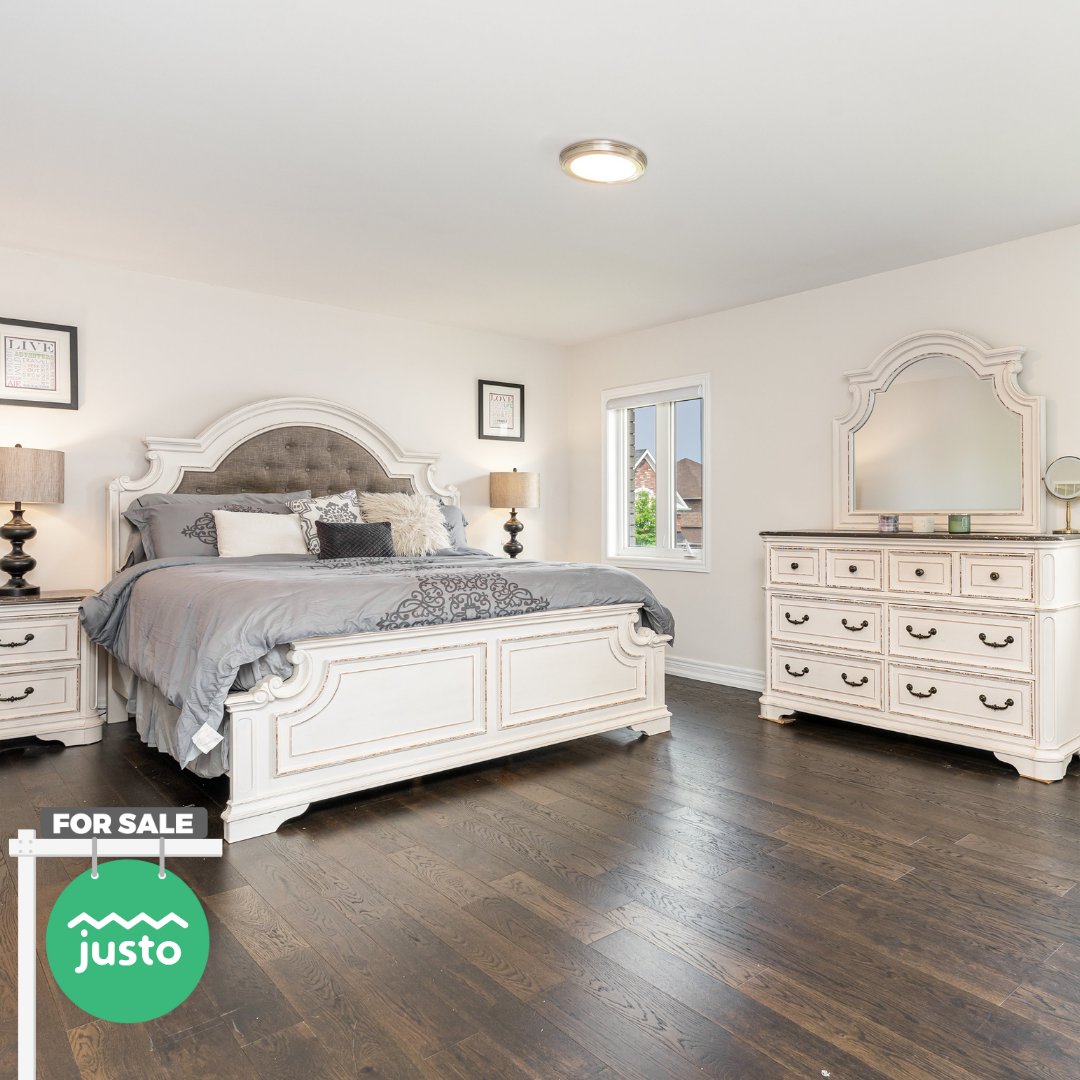 🏢   Welcome to 60 Paul Rexe Boulevard, the perfect family home in the township of Otonobee!
🛏️  4 Bedrooms
🛁  4 Bathrooms
🚗  2 Parking Spaces 
💰  Listing Price: $ 898,000
💰  Cashback: ~$ 8,225

For more details, visit hubs.la/Q03rxGcx0

#Justo #JustoRealEstate