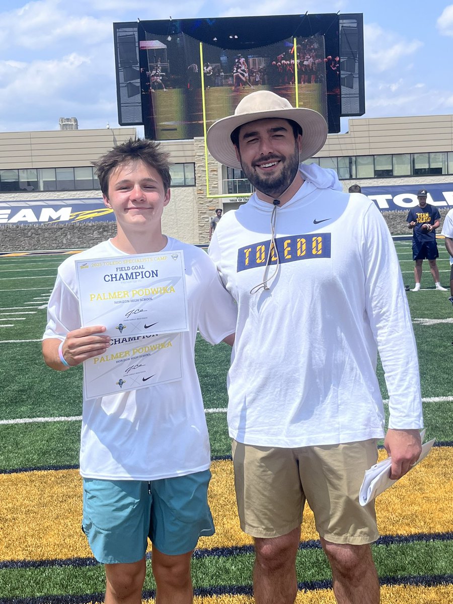 PodwikaPalmer's tweet image. Thank you @stantonweber for having me today at the @ToledoFB specialist camp. I had a great time competing and won the field goal and kickoff competition. Looking forward to being back in the future! @CoachDitmore @hzfbfamily @HHSathleticsAZ @PVUSDATHLETICS @laryea_simon…