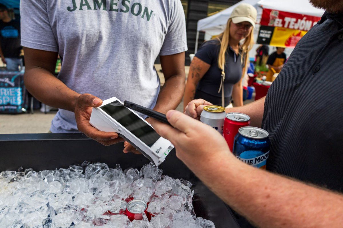 mkenightmarket's tweet image. It's going to be a warm one at tomorrow's MKE #NightightMarket presented by Clover. Make sure to stop at one of the beverage tents along the footprint to grab a refreshing Happy Thursday, @BlueMoonBrewingCo or @MillerLite!๐๐ป