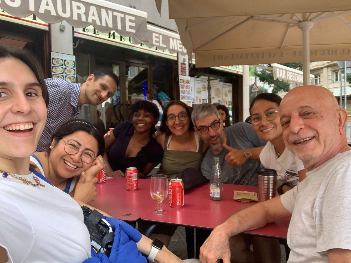 omniumgracia's tweet image. Molt bon ambient a la darrera sessió de la temporada del grup de #Vincles del Centre de Formació de Persones Adultes Rius i Taulet. Compartim el català❗️