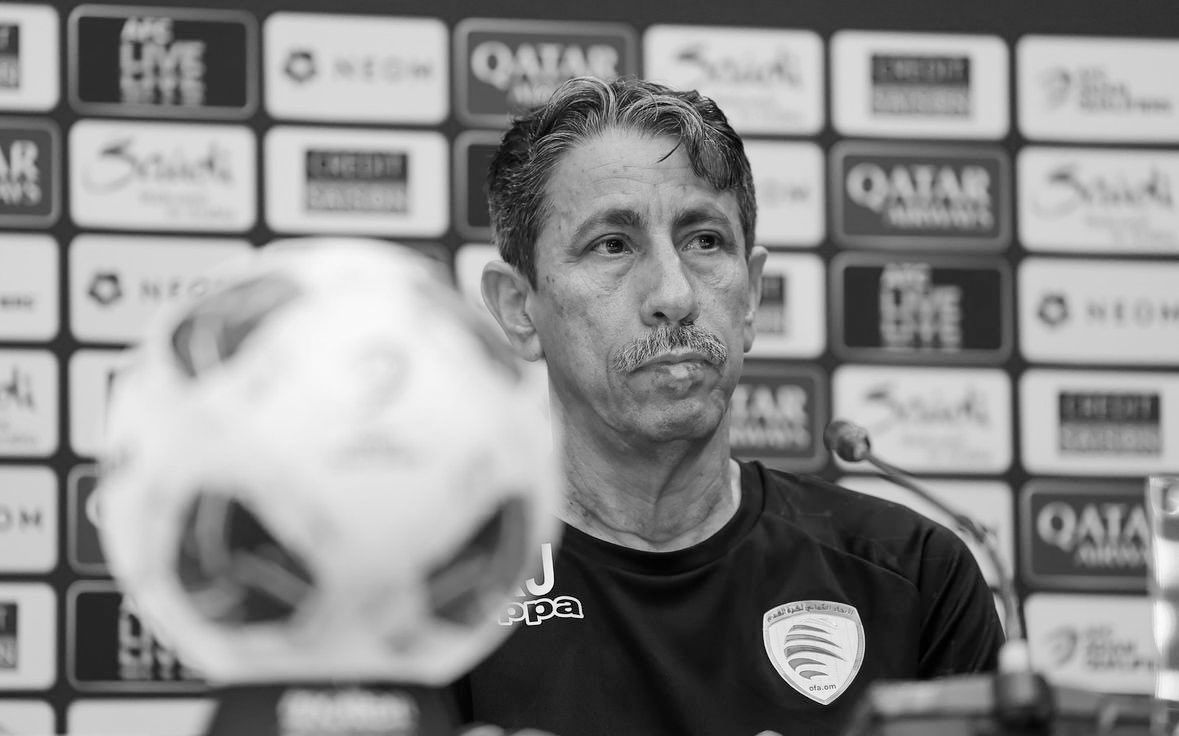حتى لو تأهلنا بالحظ لملحق تصفيات كأس العالم، وجود هذا الرجل كمدرب للمنتخب جريمة بحق مستقبل كرة القدم العمانية، ليس لديه أي مقومات لمدرب كرة قدم.

#عمان_فلسطين | #كلنا_ضدك