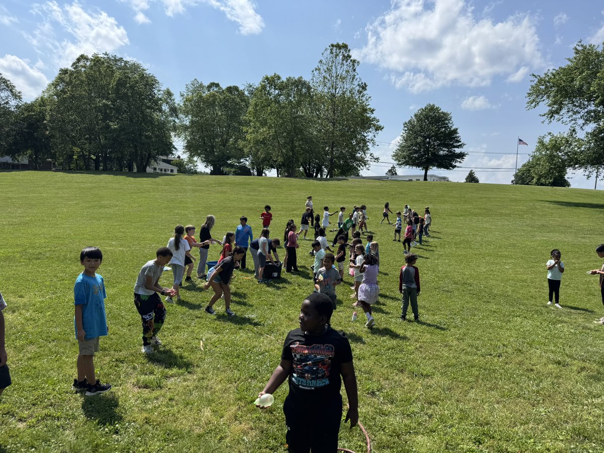 Congratulations to our Green House Ss who were our 4th quarter House Champions!!! They had a blast with the water ballon toss. <a href="/JMartinPSES/">Jane Martin</a> <a href="/PotSpringEl/">Pot Spring</a>  <a href="/PotSpring_PTA/">Pot Spring PTA</a>