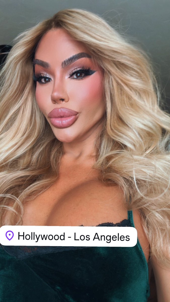 Your favorite fuck Doll back in Hollywood..