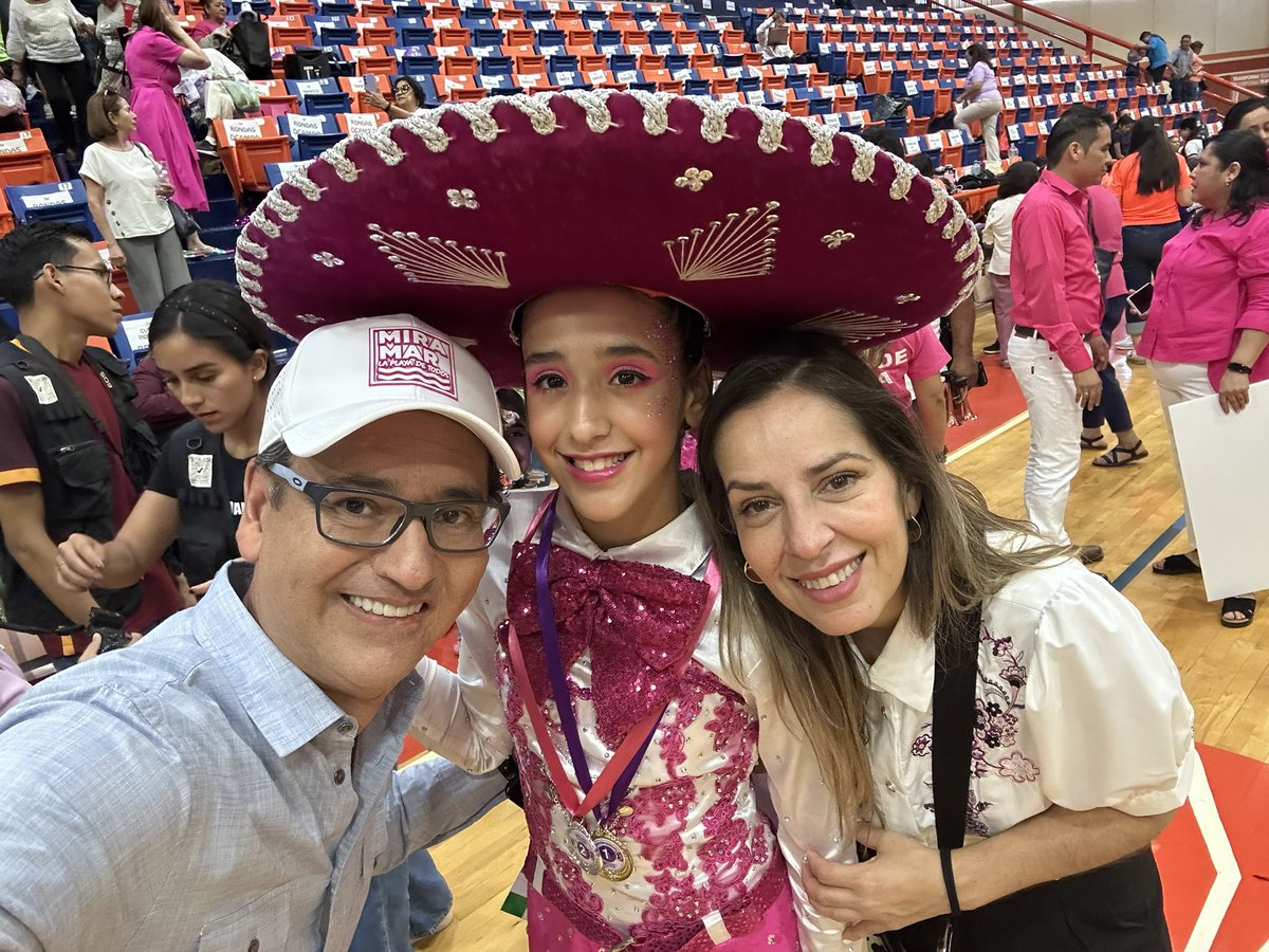 Erasmo González (@erasmoglz) on Twitter photo Eres una triunfadora, orgullosos siempre hija; un éxito el Concurso de Rondas y Salto de Cuerda competencia que conserva nuestras tradiciones culturales y une a la niñez de #Tamaulipas, un gran acierto de nuestro Gobernador <a href="/Dr_AVillarreal/">Américo Villarreal</a> y la Dra. María de Villarreal, #aDarle! Eres una triunfadora, orgullosos siempre hija; un éxito el Concurso de Rondas y Salto de Cuerda competencia que conserva nuestras tradiciones culturales y une a la niñez de #Tamaulipas, un gran acierto de nuestro Gobernador <a href="/Dr_AVillarreal/">Américo Villarreal</a> y la Dra. María de Villarreal, #aDarle!