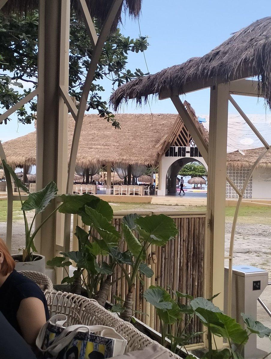 jiohttps's tweet photo. vacay :) https://t.co/5vDUzWS7T6