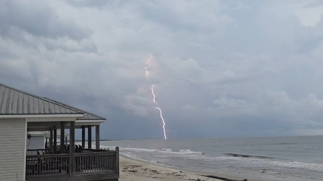 Looking west of Dauphin Island!

<a href="/spann/">James Spann</a> <a href="/ThomasGeboyWX/">Thomas Geboy</a> <a href="/TaylorWVTM13/">Taylor Sarallo</a> <a href="/weswyattweather/">Wes Wyatt</a>
