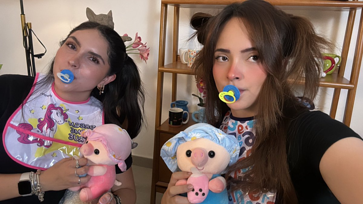 Estoy muy triste porque Vicky Palami hizo su baby shower y no nos invitó ni a mi ni a <a href="/rociodta/">rocio🧸</a> 😔 yo creo que ahí muere la amistad