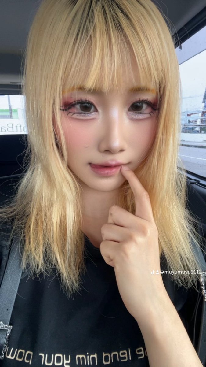 美容院いくもん、ぼさぼさでいいもん。
これは湿気のせいだもん。