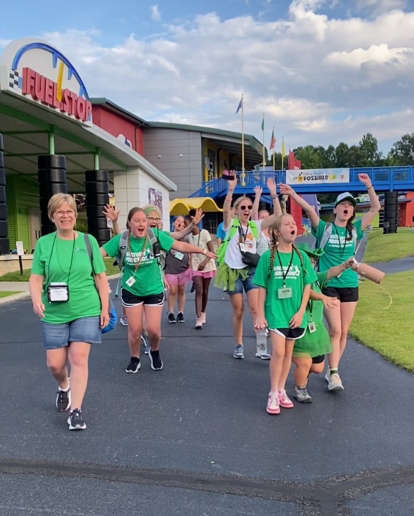 VictoryJunction's tweet photo. 🌤️We had the best time at our first NASCARnival of the summer! 🏁🎡 From games to giggles, we couldn’t keep all the fun to ourselves - so here are just a few of our favorite moments!💙💚💛❤️ https://t.co/wlfrZLJfU5