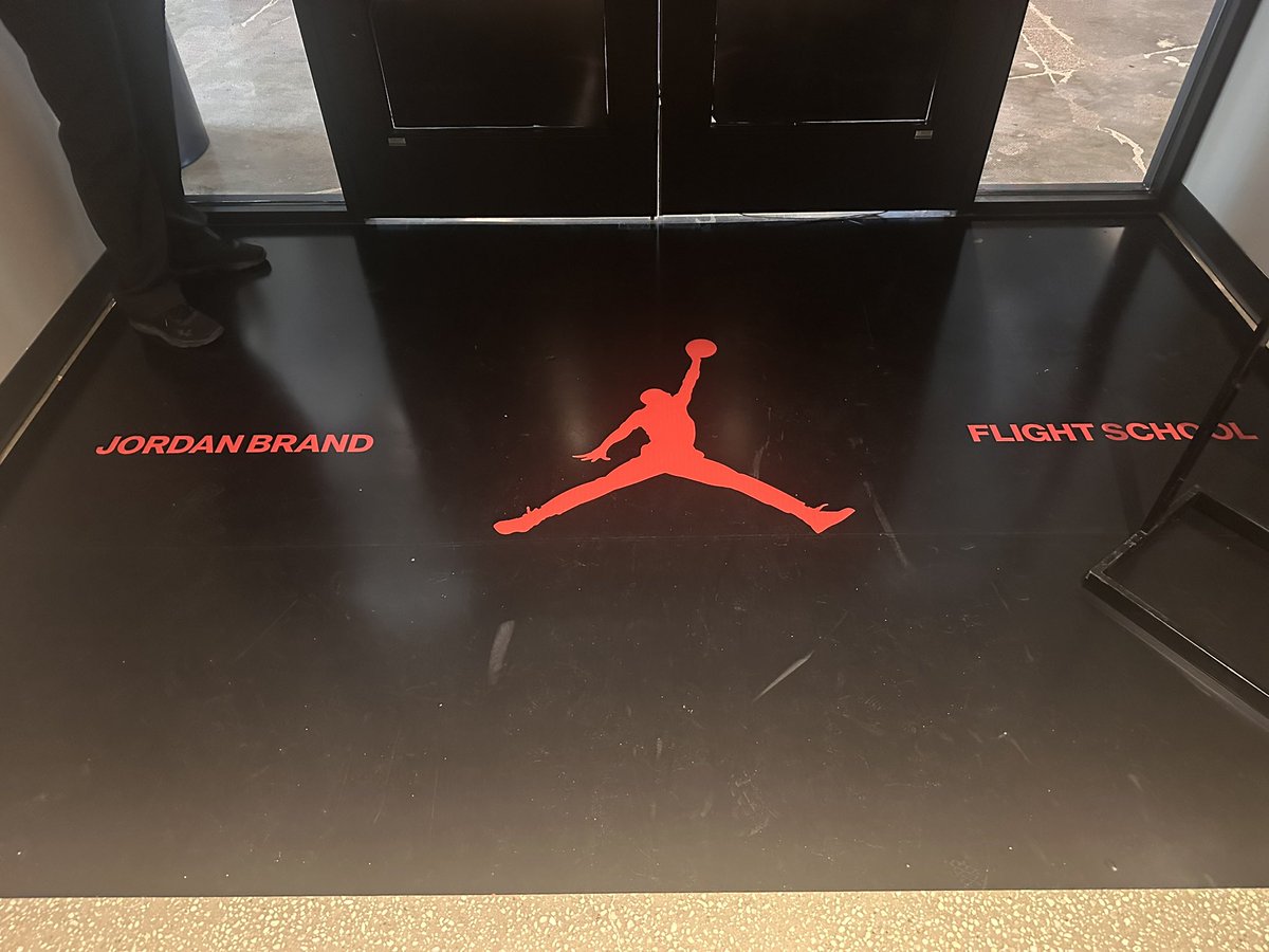 BleedGbb's tweet image. @BleedGbb @KenwoodHoops @Jumpman23 Celebration!
