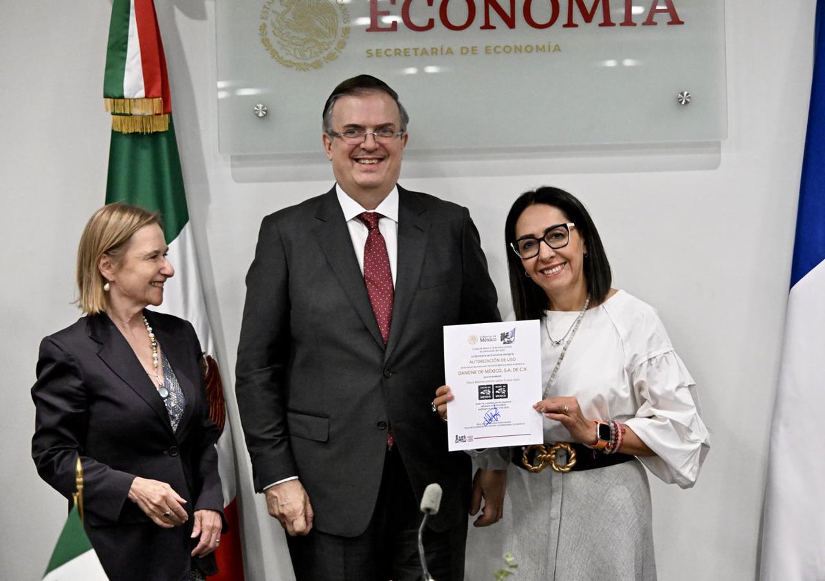 #ComunicadoEconomía 🗞️ Fortalecen relaciones comerciales México y Francia 🇲🇽🤝🇫🇷

• Empresas francesas expresaron sus planes y prospección en nuestro país

• Schneider Electric, Alstom Ferroviaria y Danone recibieron la certificación #HechoEnMéxico

🔗 gob.mx/se/prensa/fort…