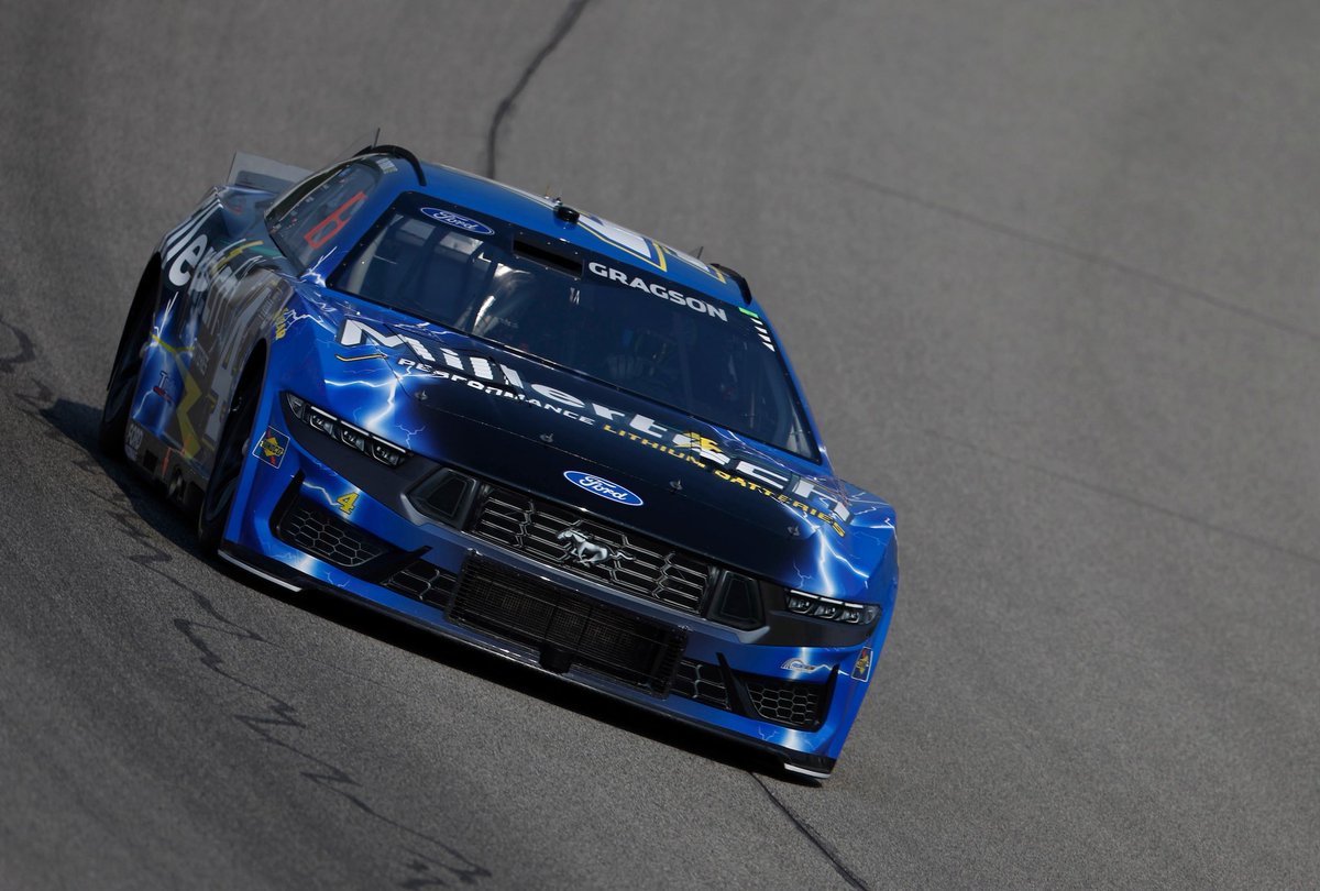 jakobkhalilart's tweet image. Design in action with Noah Gragson and Millertech 🎨🖌️