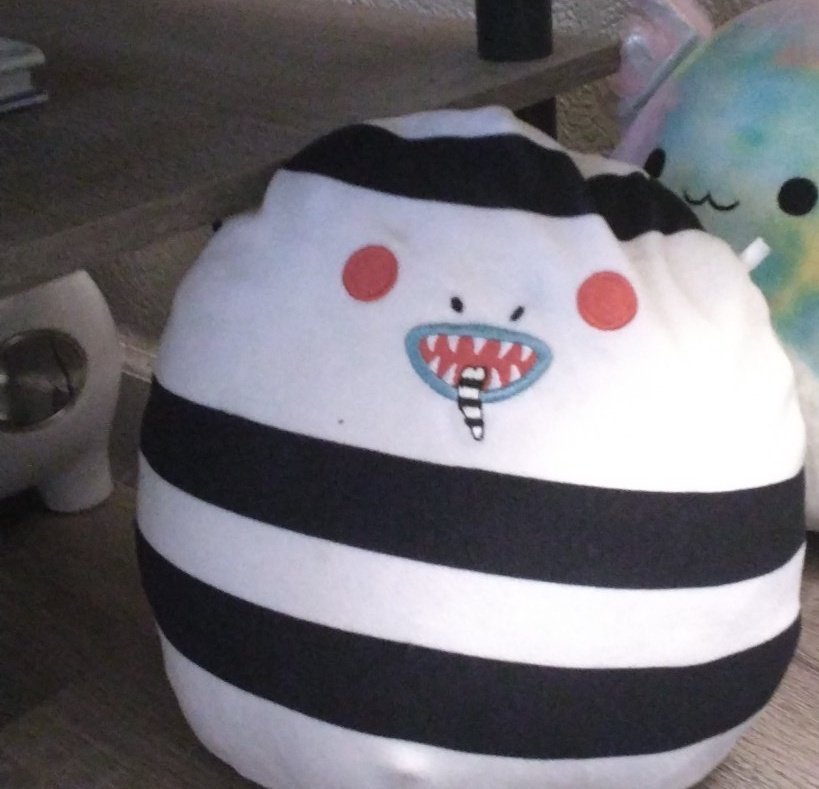 pcnewsofficial's tweet photo. 🔎 REPORT: President Sandworm absent and inactive about Plushie City riots today https://t.co/8v5pFybasX