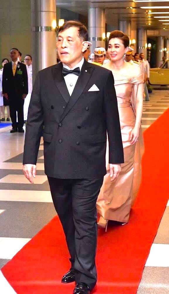 ArmyHonor's tweet photo. ทรงพระเจริญ https://t.co/LR7R7HW7Pz
