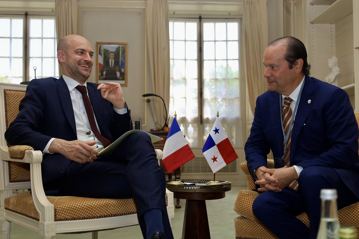 Dialogamos sobre el papel estratégico del Canal de Panamá en el comercio global, los esfuerzos del país en materia de transparencia fiscal y las oportunidades para potenciar la inversión francesa en sectores prioritarios como energía, infraestructura y tecnología.