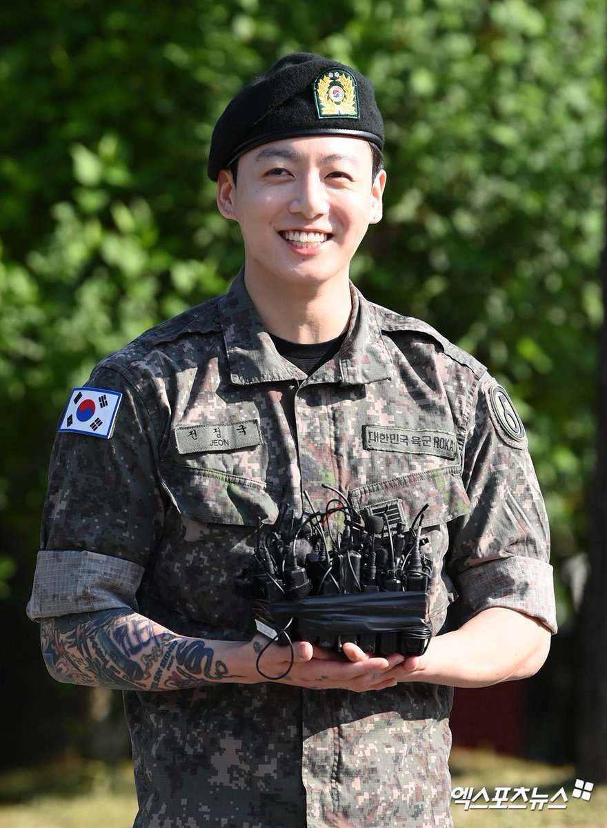 MOMO🍑🐰🐻🐱💜 𝔾𝕆𝕃𝔻𝔼ℕ tweet media