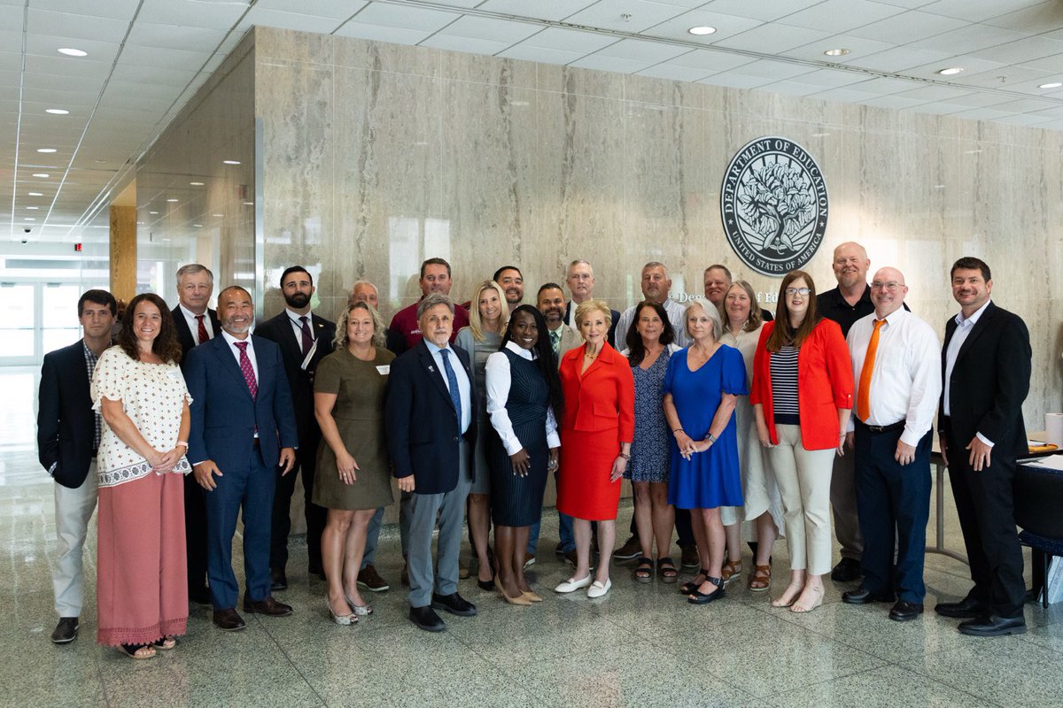 MikeBennett1759's tweet image. Great to be with @NASSP and my colleagues with Principal Recovery Network as we continue to advocate for school safety at the Federal Education Department @CISAgov