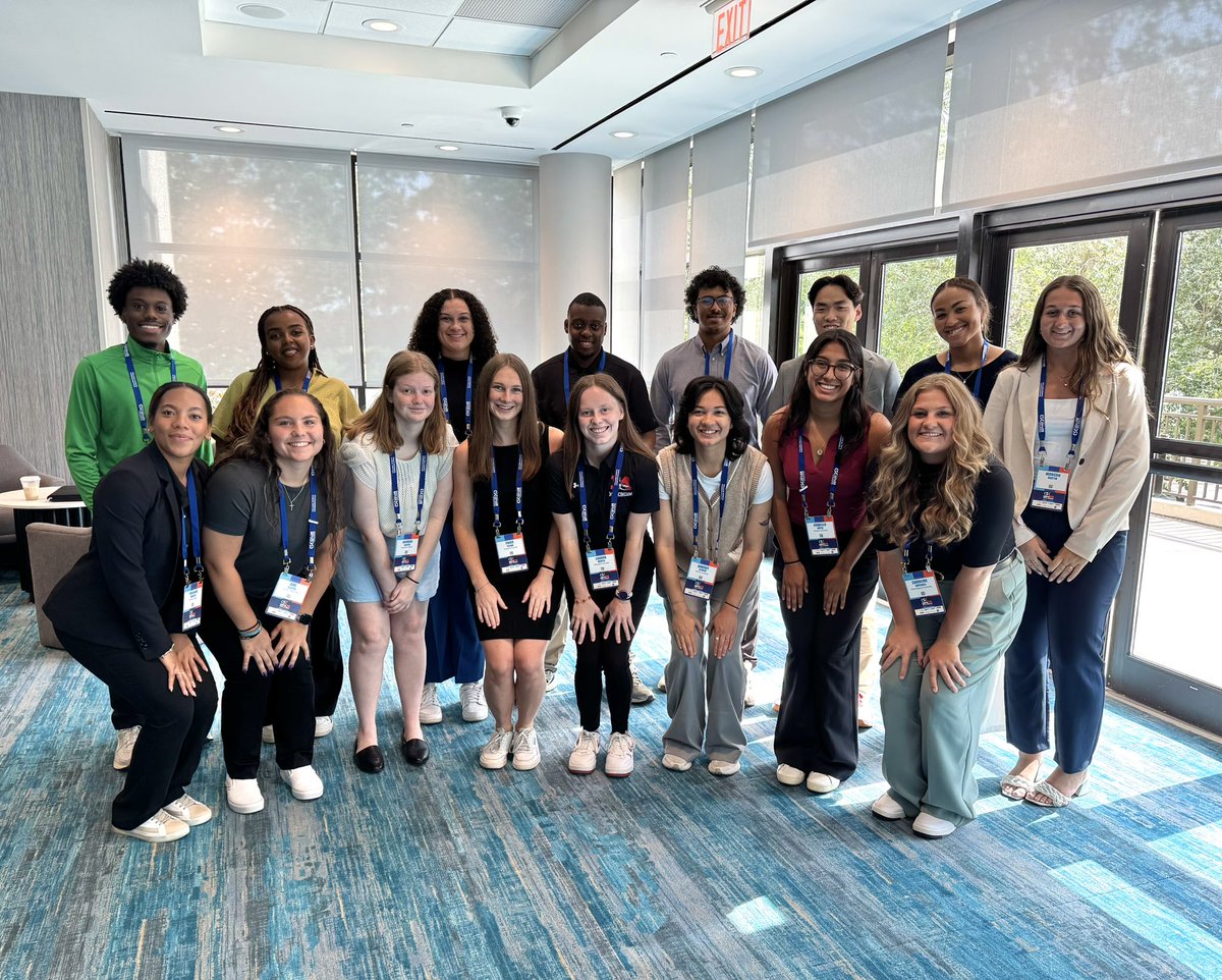 katiemucci's tweet image. so proud of this incredible group who wrapped up the @CollSportsComm student program with @NCAADIII today!
the future is bright ✨
#WhyD3