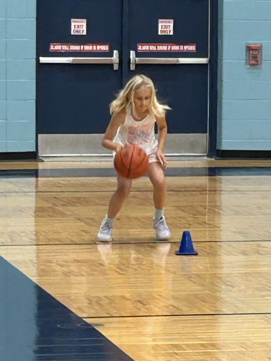 8302R's tweet image. Thanks to the MND Coaches and players that served as counselors at basketball camp this week. Avery loved every minute and got better each day!!! πππ