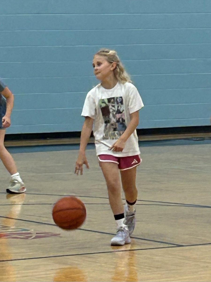8302R's tweet image. Thanks to the MND Coaches and players that served as counselors at basketball camp this week. Avery loved every minute and got better each day!!! πππ