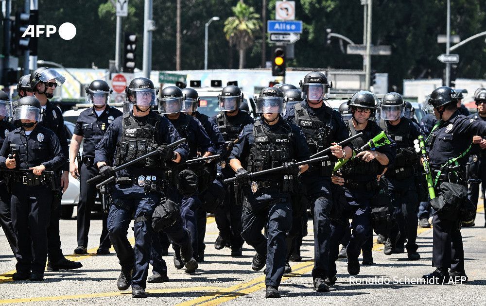 #BREAKING Mayor issues overnight curfew for downtown Los Angeles