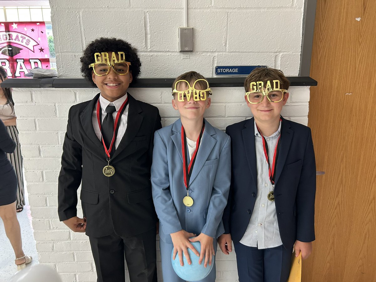 Elizabeth Baxter (@_mrsbaxter) on Twitter photo What a truly special night for our 6th graders! We are bursting with pride seeing how much they've grown and accomplished. Wishing them the very best as they move on to middle school! Once a 🐝 always a 🐝! <a href="/Herndon_ES/">Herndon Elementary</a> What a truly special night for our 6th graders! We are bursting with pride seeing how much they've grown and accomplished. Wishing them the very best as they move on to middle school! Once a 🐝 always a 🐝! <a href="/Herndon_ES/">Herndon Elementary</a>