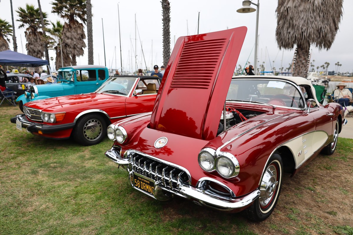 VisitOxnardCA's tweet image. 🚘 Father’s Day plans? --> bit.ly/45QR3i9
Go to @ciharbor for the Father’s Day #CarShow ft. hot rods, lowriders & more. Then cruise over to the @cimmvc for Classics by the Sea showcasing vintage cars & woodies.
📷: Patricia Marroquin
#VisitOxnard #VisitCa
