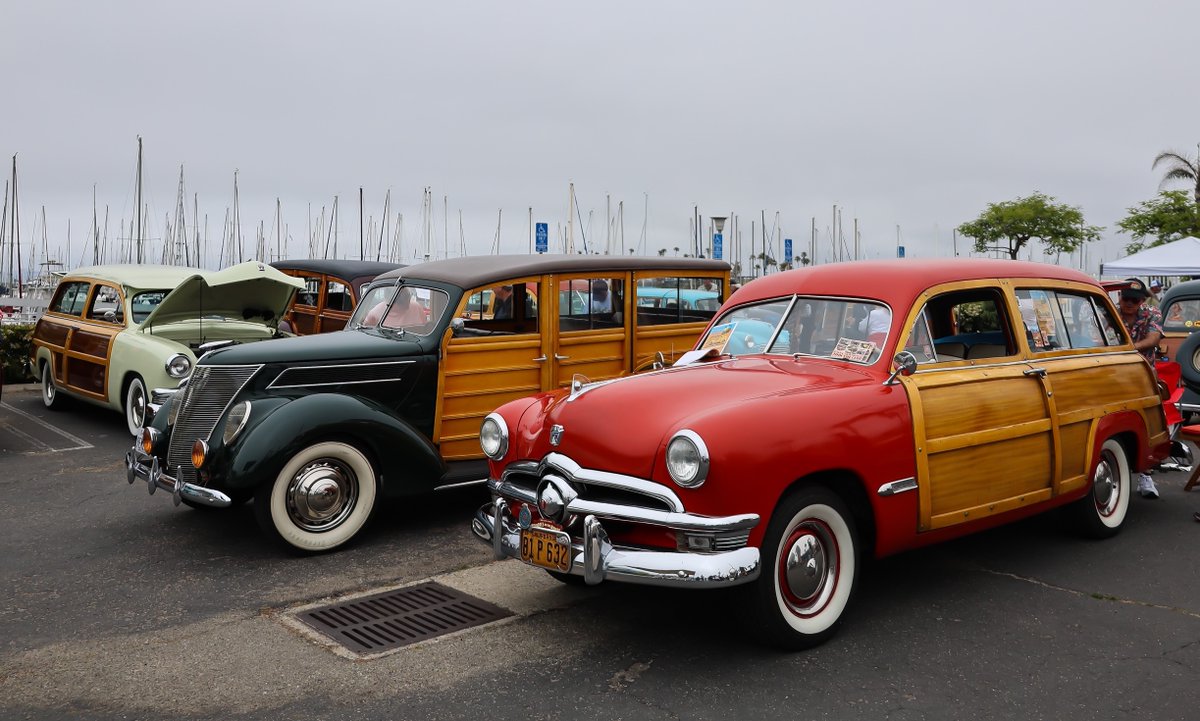 VisitOxnardCA's tweet image. 🚘 Father’s Day plans? --> bit.ly/45QR3i9
Go to @ciharbor for the Father’s Day #CarShow ft. hot rods, lowriders & more. Then cruise over to the @cimmvc for Classics by the Sea showcasing vintage cars & woodies.
📷: Patricia Marroquin
#VisitOxnard #VisitCa
