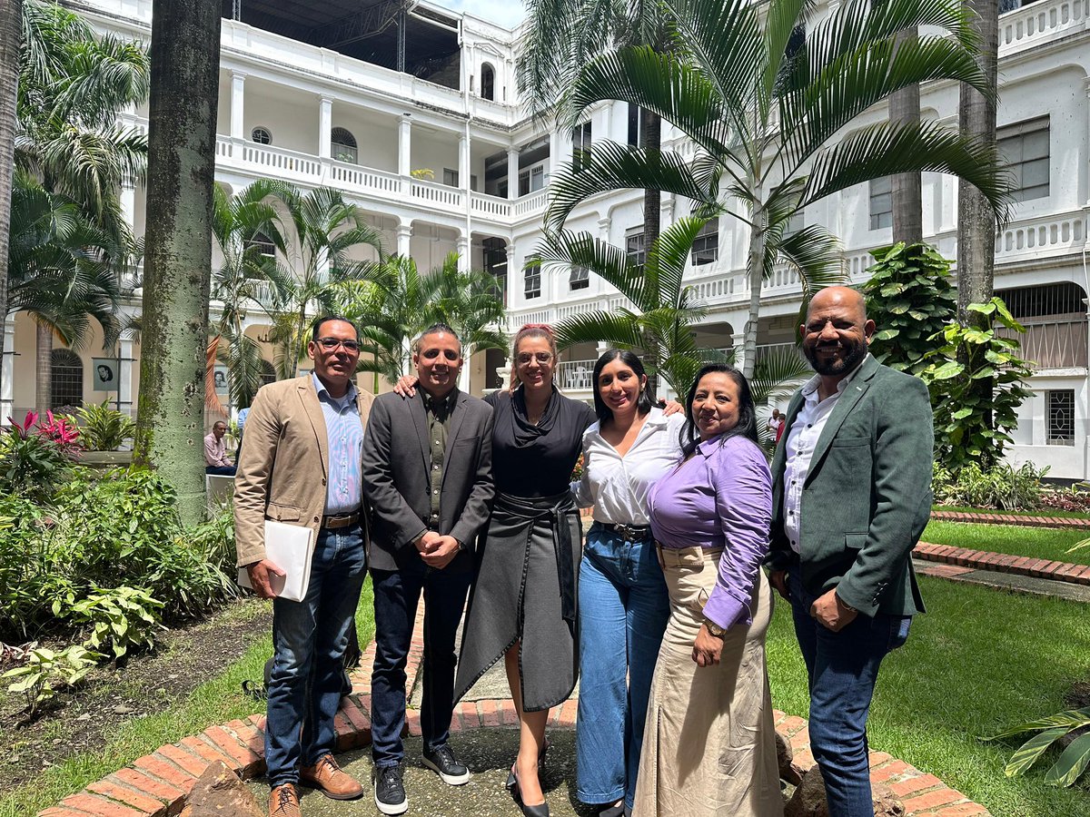 Hoy nuestra directora Karola Hernández Ortega, junto a su equipo de trabajo, atendió el control político citado por la <a href="/VCtieneasamblea/">AsambleaDelValledelCauca</a>, reafirmando el compromiso de INCOLBALLET con la transparencia y la cultura en el Valle del Cauca.

🩰🎼✨