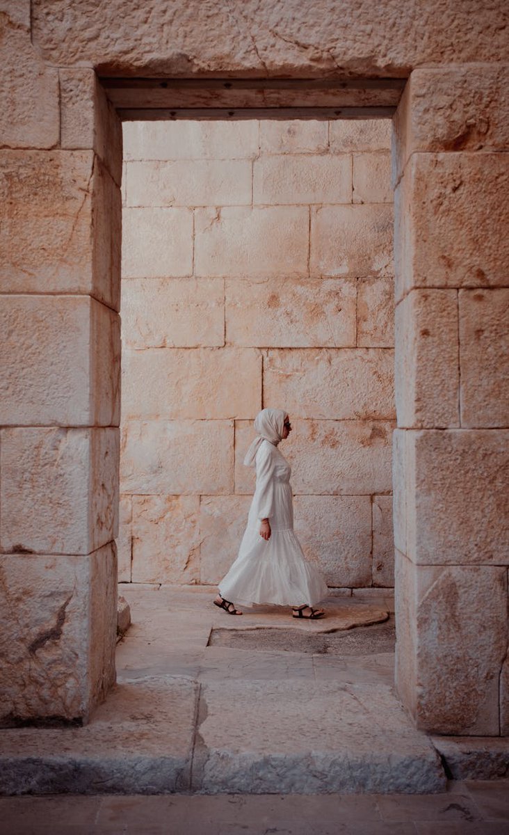 xaciseti74473's tweet image. Just learned the typewriter was patented in 1868 by Christopher Latham Sholes!��️Changed how we communicate forever. What&apos;s your favorite invention that shaped history? #HistoryOfInventions #Innovation