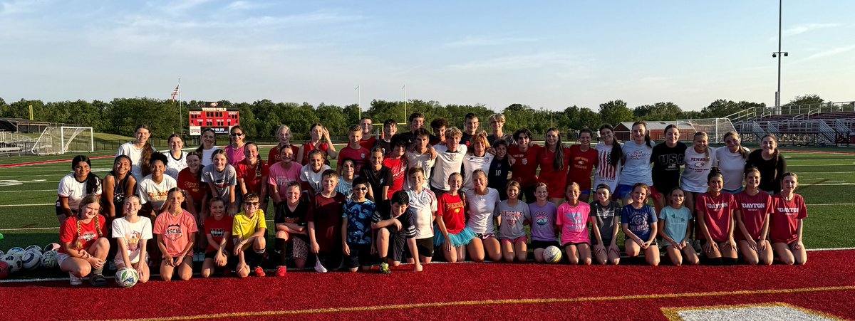 Great first day of Fenwick Soccer Camp yesterday! The Fenwick.boys and girls players did a wonderful job of leading !