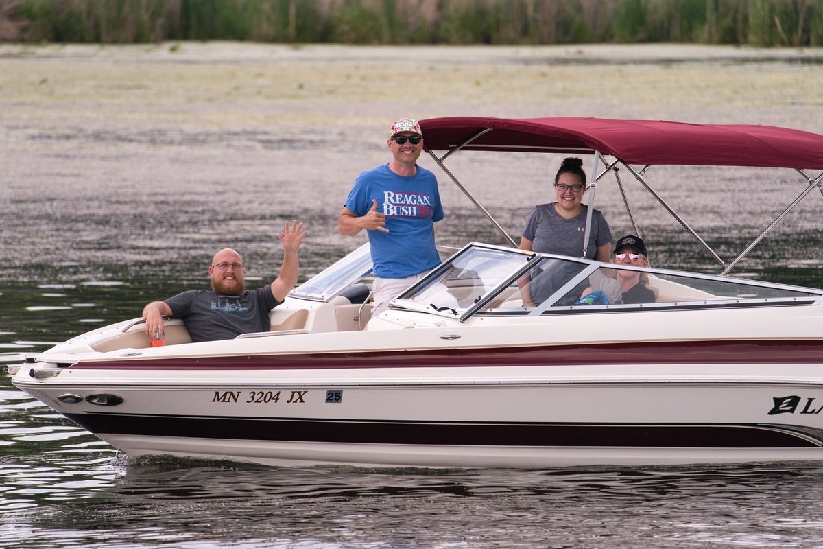 cc2amaz's tweet image. I was on a boat that day.
Hopefully @MrsSteding and I keep aging the same way every year. ☀️🕶️🧢🚤 #tonkapaparazzi