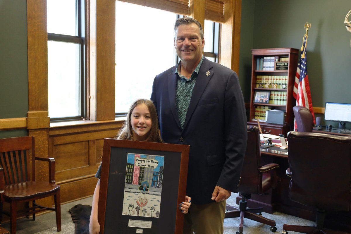 KSAGOffice's tweet image. It was an honor to welcome Gabby Bernal and the Bernal family to the Attorney General's office today! Gabby is this year's winner of the KBI's Missing Children's Poster Contest, held yearly to highlight some of Kansas' young artists and help raise awareness for missing children.