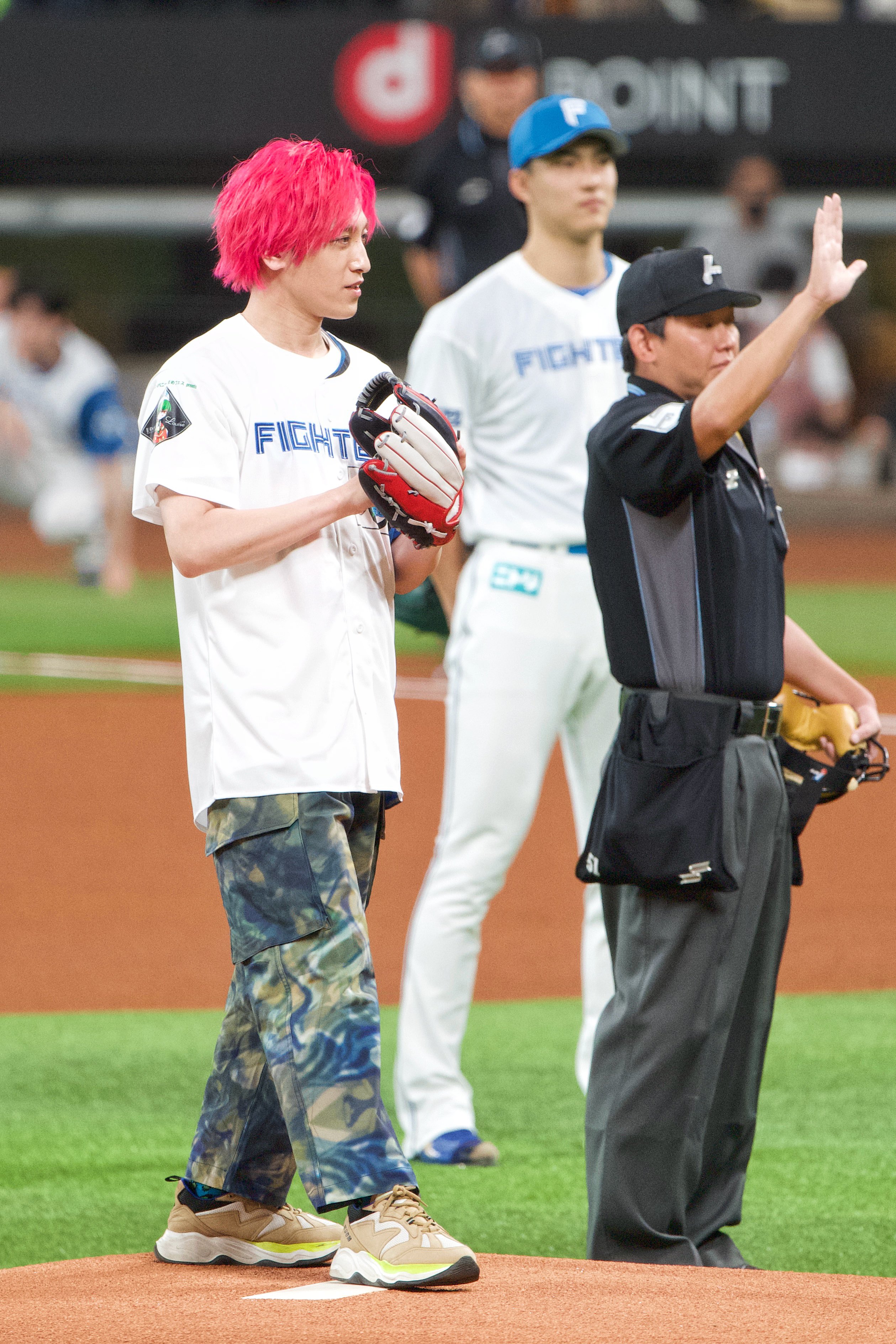 4次元視点の兼近 EXIT 兼近大樹 アクリルススタンド　3種 EXIT兼近、M-1準決勝進出コンビを真剣予想！今年の傾向も分析