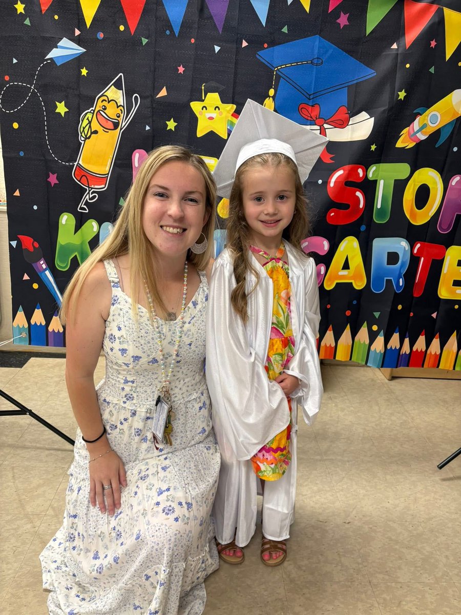 Mrs.Sloan tweet media