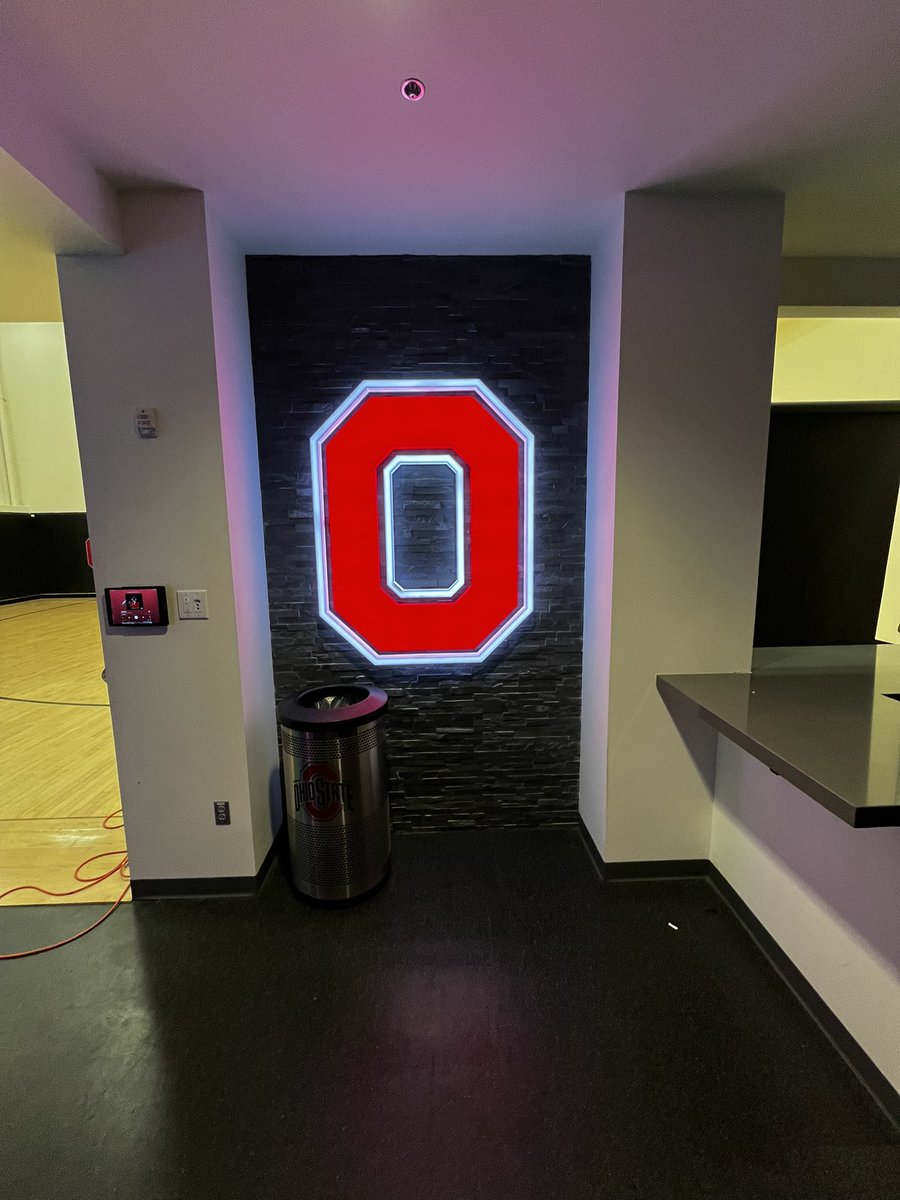 CarlosShird's tweet image. Had a fantastic time competing at Thee
 Ohio state camp!! Thank you #AGTG @R2X_Rushmen1 @PhelpsDLCoach @Coach_Urbanski @BillTeerlinck @Jamahl_Johnson @247Hudson