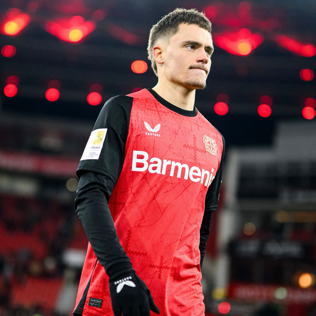 Florian Wirtz, bonuslarla birlikte 150 milyon euroluk bedelle Liverpool’a transfer oluyor.

(Fabrizio Romano)