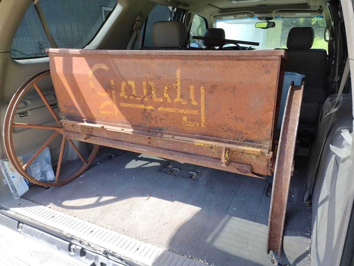 DannyFantod's tweet image. When I went to the auction on Saturday I pledged not to buy large items, only smalls. Then like a dummy I bought this antique seed spreader. Fortunately it fit in my truck just fine. A cheap plastic tablecloth makes a handy tarp for items like this. #Auction #Pickers