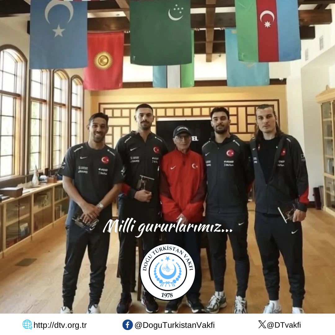 Gök Bayraktan Al Bayrağa selam olsun! 

#BizimÇocuklar, Prof. Dr. Aziz Sancar’ı ziyaret etti; Bağımsız Türk Cumhuriyetleri ve Doğu Türkistan bayrağıyla umut verdi.

Yaşasın Bağımsız Doğu Türkistan!

#AzizSancar #HürDoğuTürkistan #TürkBirliği