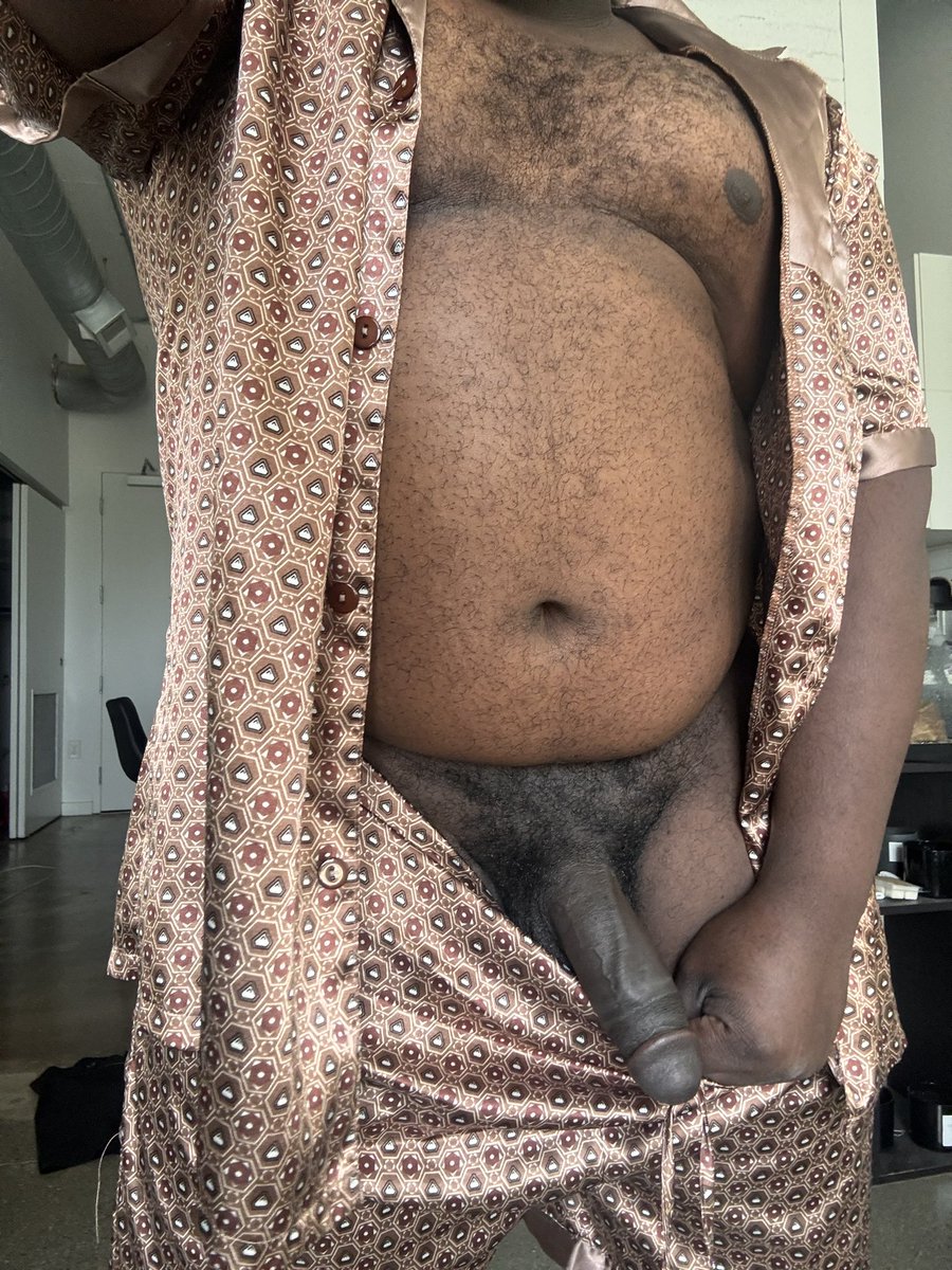 I’m horny, who’s going to please me?