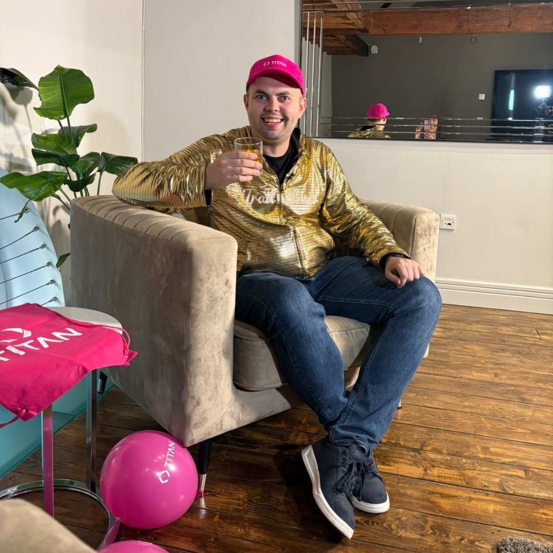 TitanDXP's tweet image. What. A. Day. 💥

From golden hoodies to fantastic guests to back-to-back conversations – House of Titan brought it.

And this? Just the beginning.

We’ve got so much more to share – see you tomorrow!

#HouseOfTitan #TitanOnTour #TitanDXP #TDXLondon #AgentforceWorldTour…