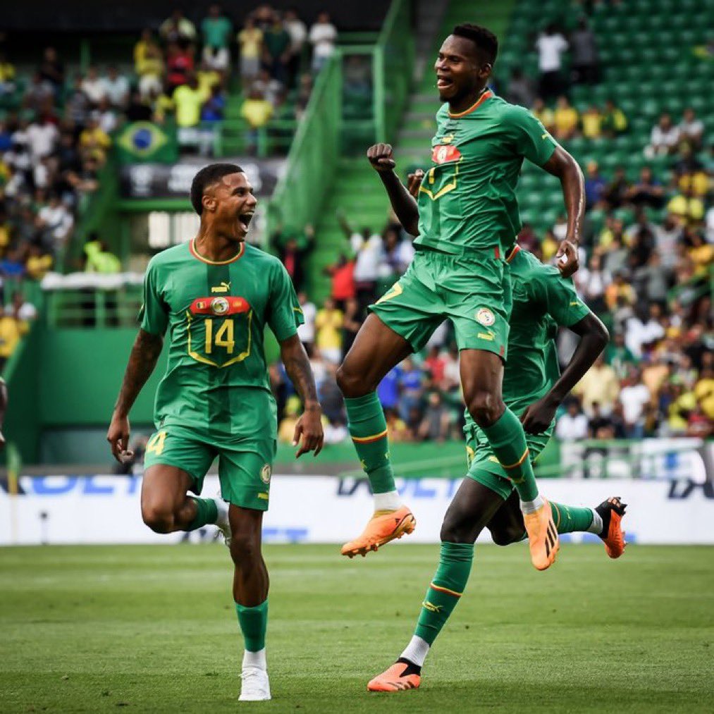 T'es sénégalais ( e ) t'as moins de 10K dépose ton @ on se follow tous 🇸🇳🤩