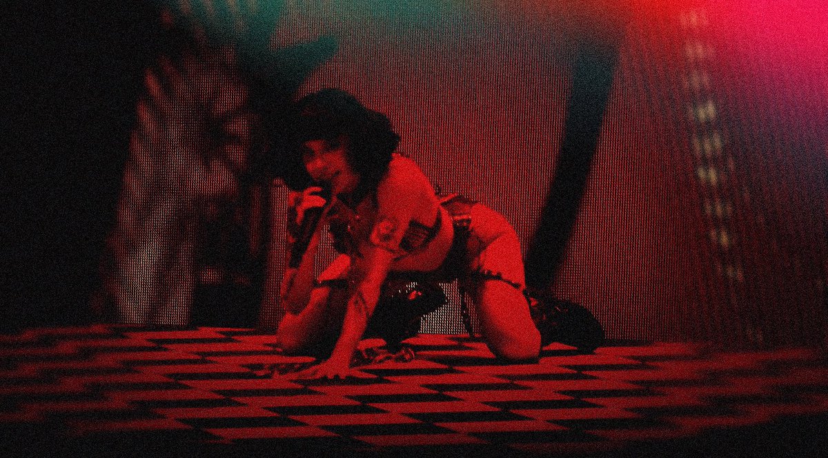 stevenxwilliam's tweet image. i’ve been a really good dog, can i come inside?