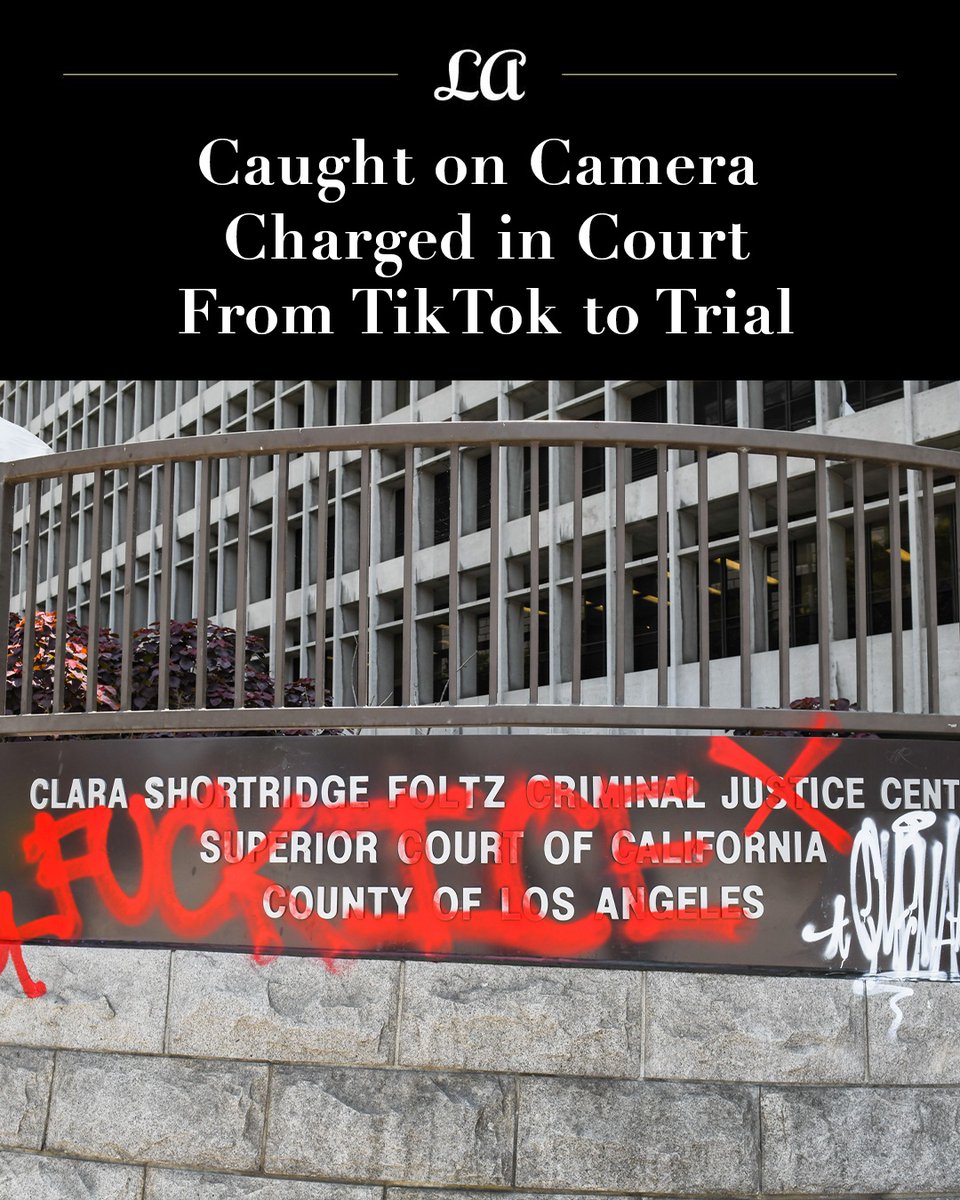 L.A. DA Hochman says protest crimes caught on TikTok, Instagram, and Facebook won’t go unpunished. “We will get there,” he warns. Charges may include looting, assault &amp; more.

📸: <a href="/graphicsmetro/">Irvin Rivera 📸</a>

Read the full story ⬇️

lamag.com/news/district-…