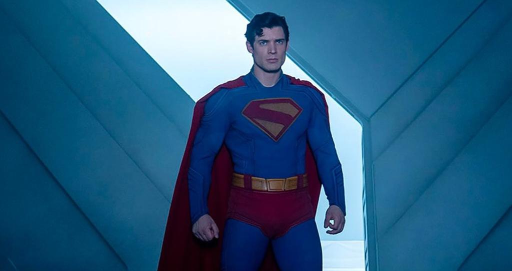 O diretor James Gunn confirmou que 'Superman' terá uma cena pós-créditos: 

"Tenho uma filosofia sobre cenas pós-créditos. Ela está de certa forma relacionada aos meus próprios erros na minha época na Marvel.

Ele não terá muitas cenas pós-créditos voltadas para o futuro, pois