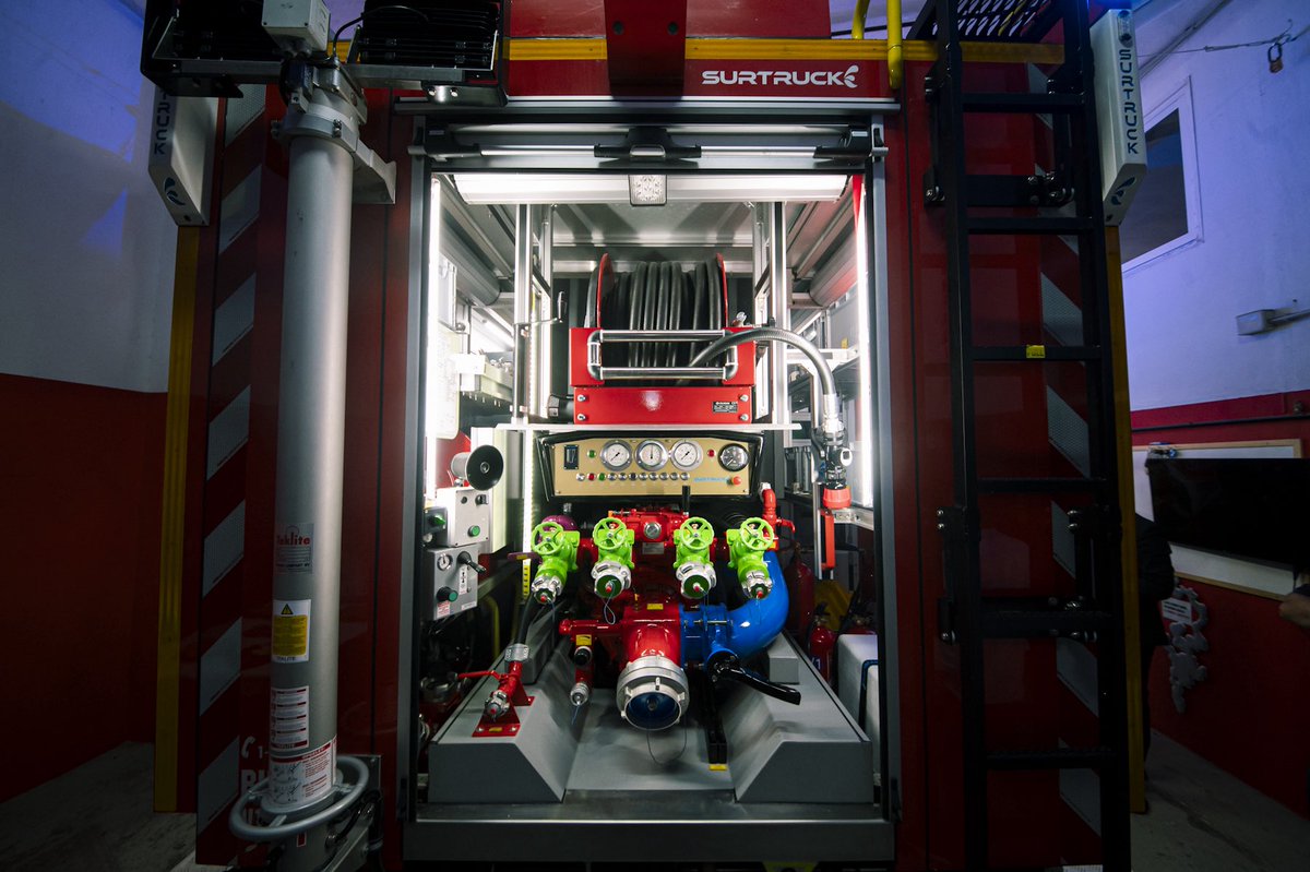 En agosto de 2023 concedíamos una subvención directa a la Asociación de Bomberos Voluntarios para la adquisición de un vehículo especializado en prevención, salvamento y rescate. 
👇